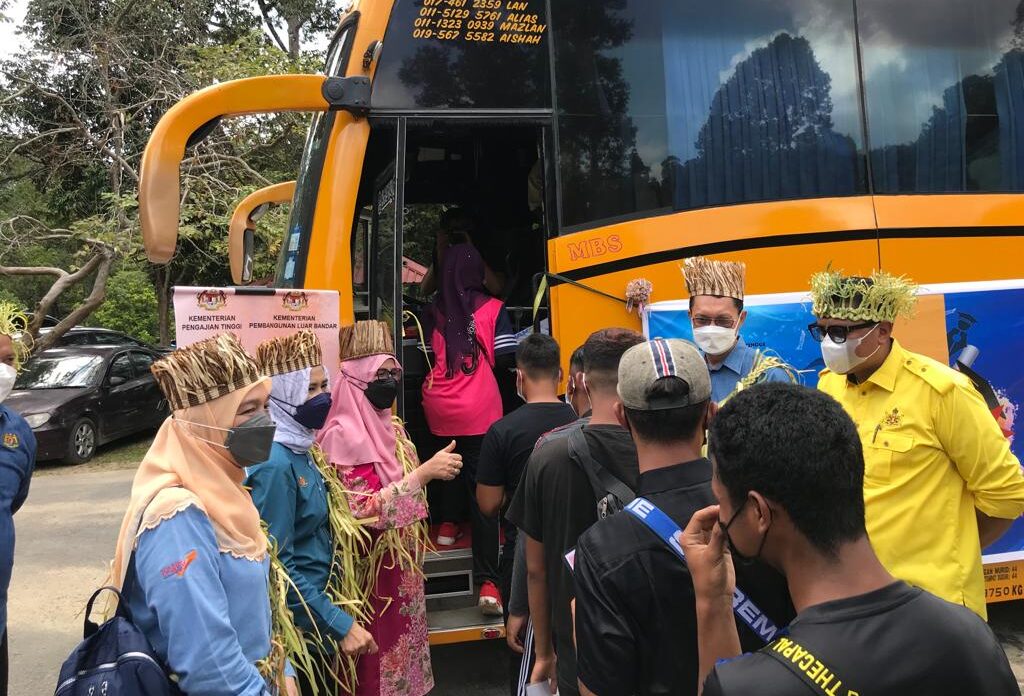 Orang Asli sudah ramai masuk Kolej Komuniti Orang Asli sudah ramai masuk Kolej Komuniti